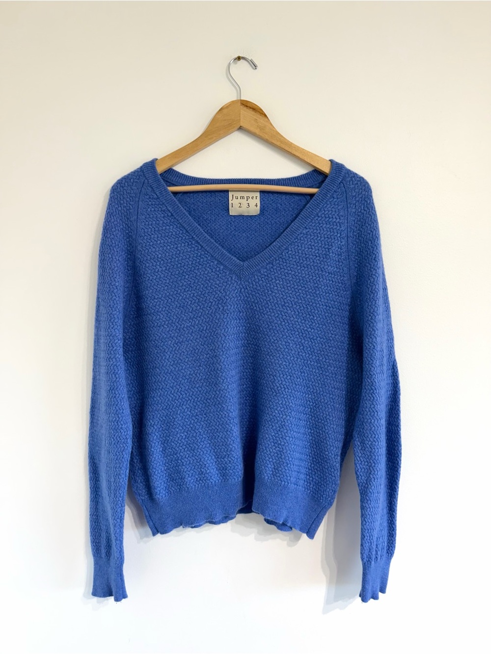 Jumper 1234 cashmere knit sweater long sleeve v-neck blue
